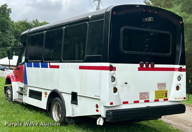 image for item EK8244 2015 Freightliner M2 shuttle bus