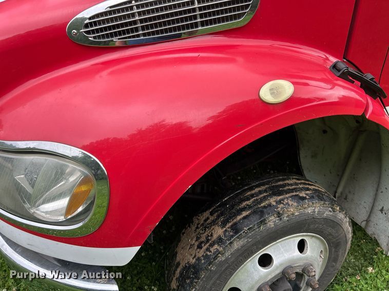 image for item EK8244 2015 Freightliner M2 shuttle bus