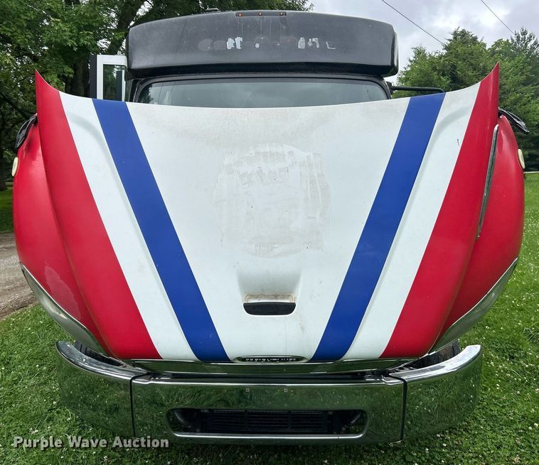 image for item EK8244 2015 Freightliner M2 shuttle bus