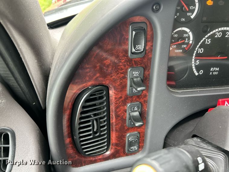 image for item EK8244 2015 Freightliner M2 shuttle bus