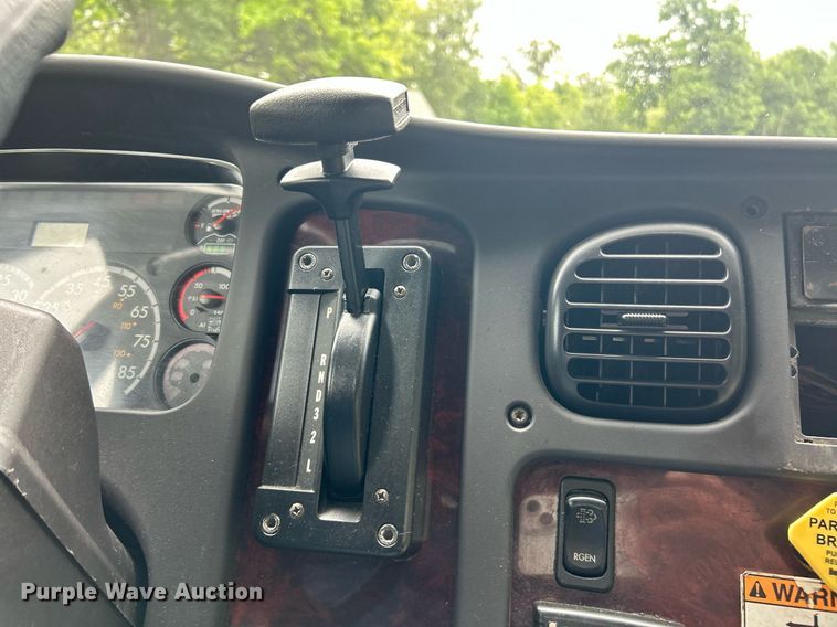 image for item EK8244 2015 Freightliner M2 shuttle bus