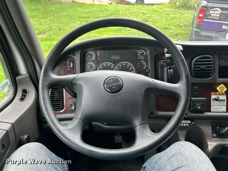 image for item EK8244 2015 Freightliner M2 shuttle bus