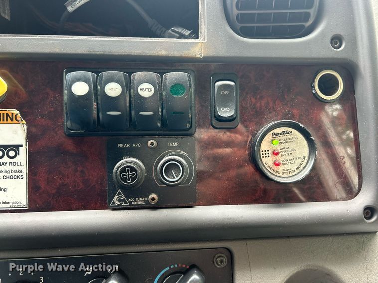 image for item EK8244 2015 Freightliner M2 shuttle bus