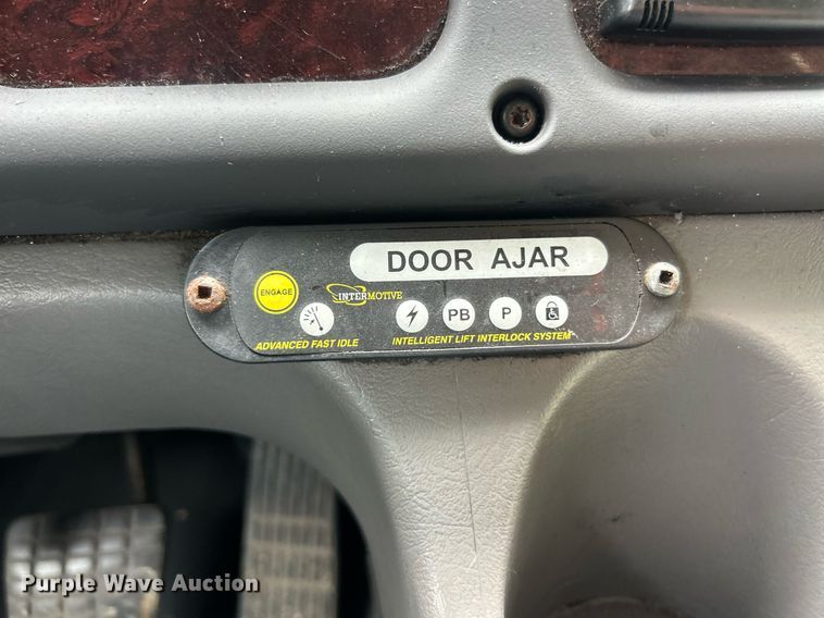 image for item EK8244 2015 Freightliner M2 shuttle bus