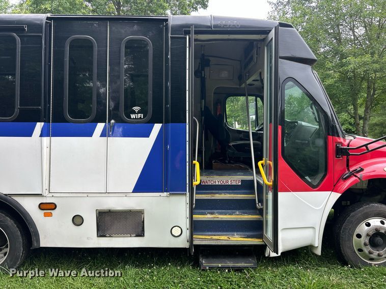 image for item EK8244 2015 Freightliner M2 shuttle bus