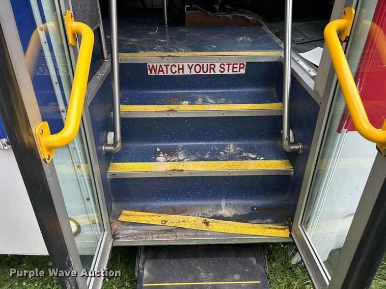 image for item EK8244 2015 Freightliner M2 shuttle bus