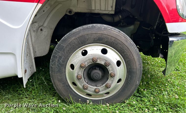 image for item EK8244 2015 Freightliner M2 shuttle bus