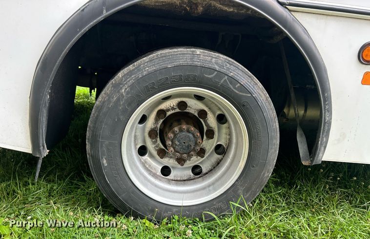 image for item EK8244 2015 Freightliner M2 shuttle bus