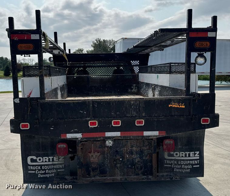 image for item EM2003 2002 Ford F450 Super Duty flatbed truck