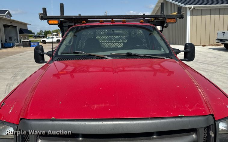 image for item EM2003 2002 Ford F450 Super Duty flatbed truck