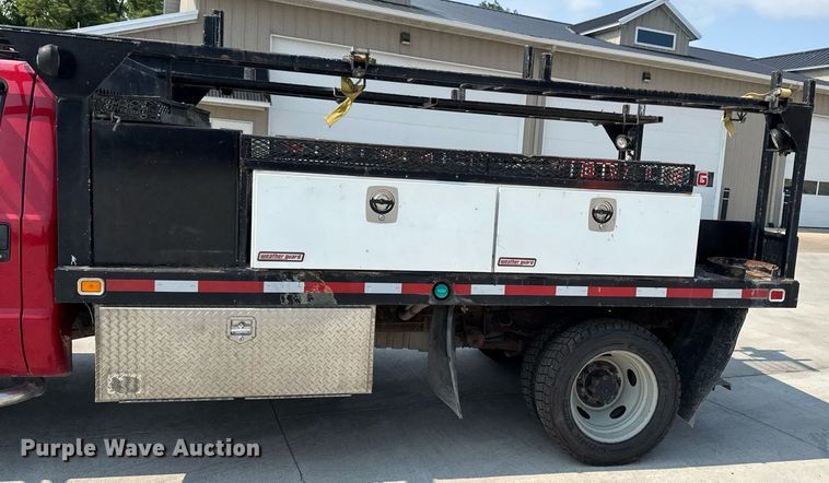 image for item EM2003 2002 Ford F450 Super Duty flatbed truck