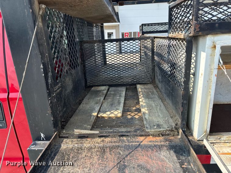 image for item EM2003 2002 Ford F450 Super Duty flatbed truck