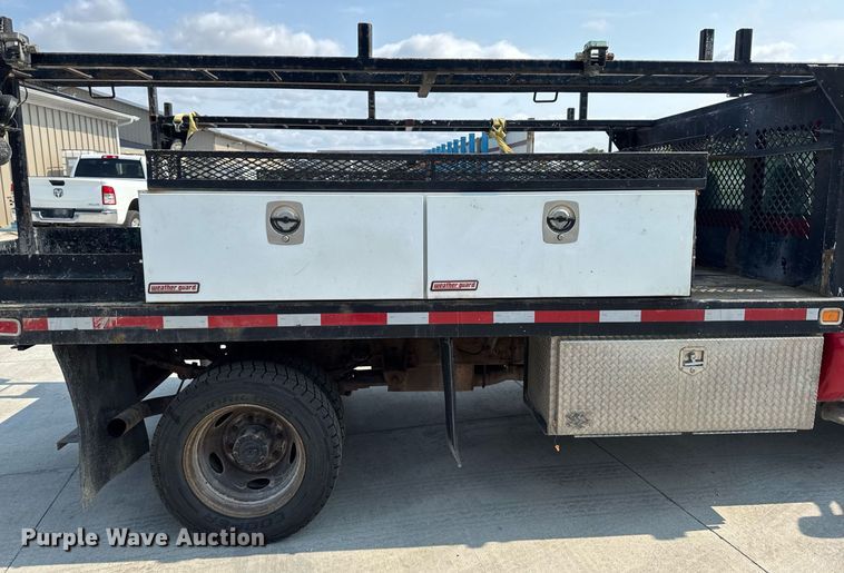 image for item EM2003 2002 Ford F450 Super Duty flatbed truck