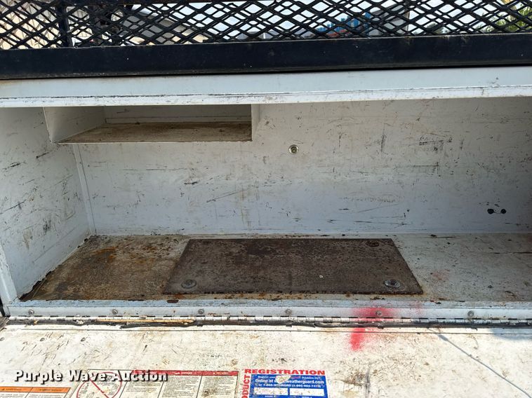 image for item EM2003 2002 Ford F450 Super Duty flatbed truck