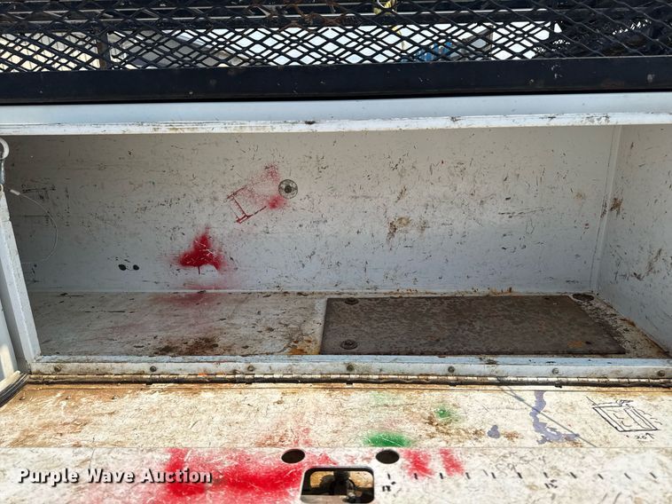 image for item EM2003 2002 Ford F450 Super Duty flatbed truck