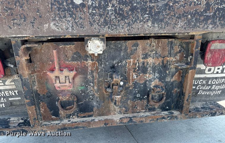 image for item EM2003 2002 Ford F450 Super Duty flatbed truck