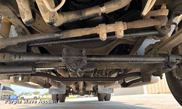 image for item EM2003 2002 Ford F450 Super Duty flatbed truck