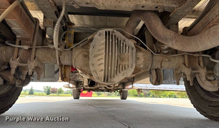 image for item EM2003 2002 Ford F450 Super Duty flatbed truck