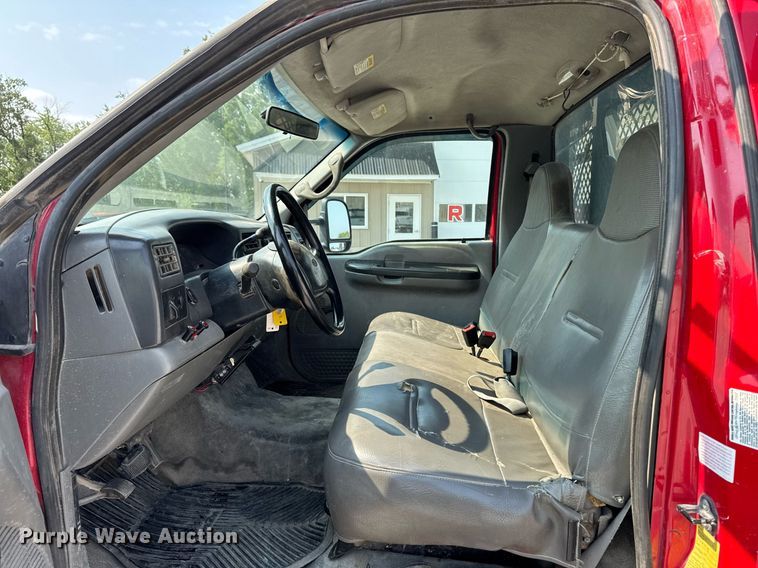 image for item EM2003 2002 Ford F450 Super Duty flatbed truck