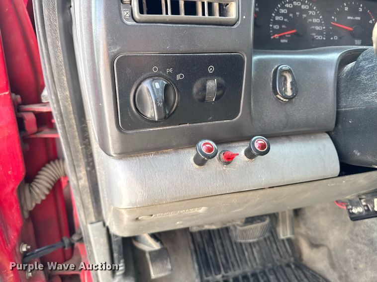 image for item EM2003 2002 Ford F450 Super Duty flatbed truck