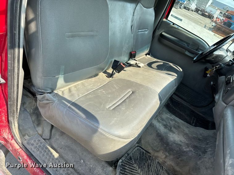 image for item EM2003 2002 Ford F450 Super Duty flatbed truck