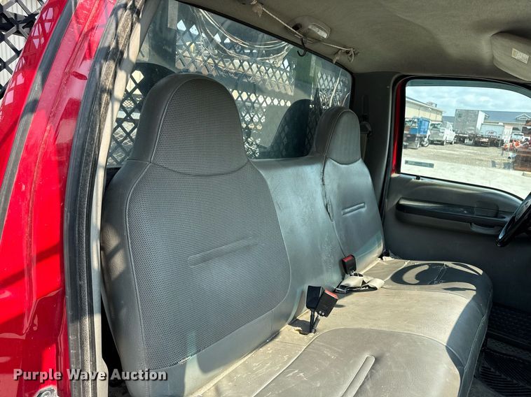 image for item EM2003 2002 Ford F450 Super Duty flatbed truck