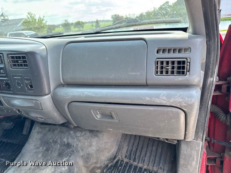 image for item EM2003 2002 Ford F450 Super Duty flatbed truck