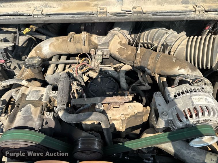 image for item EM2003 2002 Ford F450 Super Duty flatbed truck