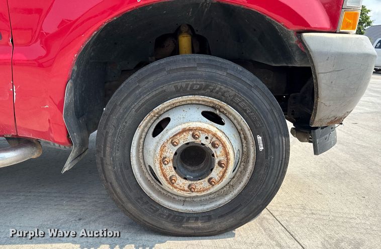 image for item EM2003 2002 Ford F450 Super Duty flatbed truck