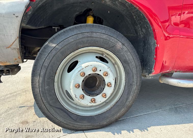 image for item EM2003 2002 Ford F450 Super Duty flatbed truck