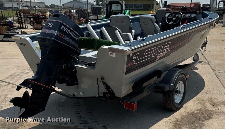 image for item EM2020 1990 Lowe 1720V boat