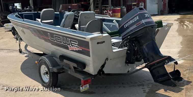 image for item EM2020 1990 Lowe 1720V boat