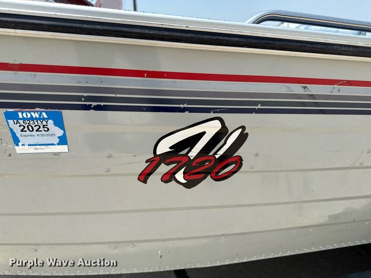 image for item EM2020 1990 Lowe 1720V boat