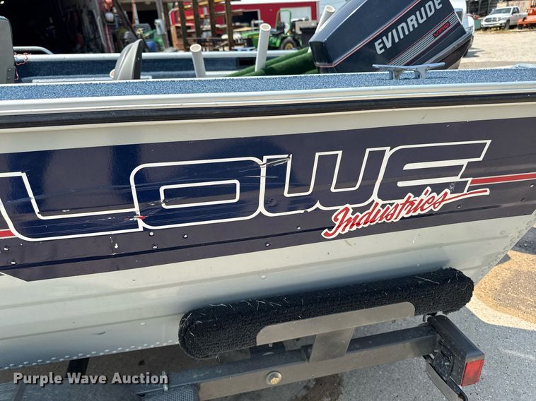 image for item EM2020 1990 Lowe 1720V boat