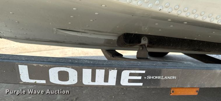 image for item EM2020 1990 Lowe 1720V boat