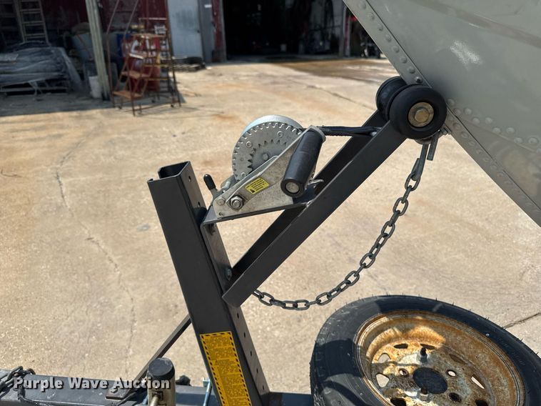 image for item EM2020 1990 Lowe 1720V boat