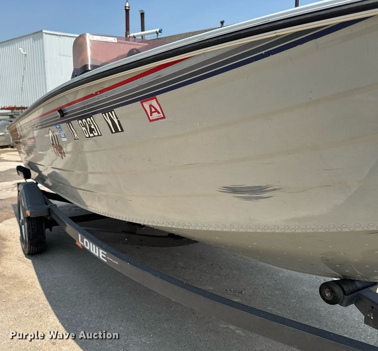 image for item EM2020 1990 Lowe 1720V boat