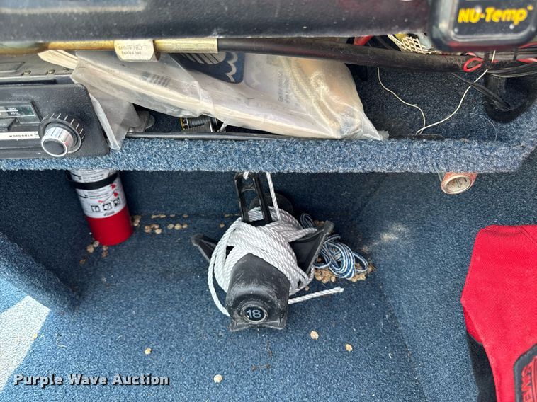 image for item EM2020 1990 Lowe 1720V boat