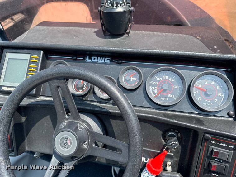 image for item EM2020 1990 Lowe 1720V boat