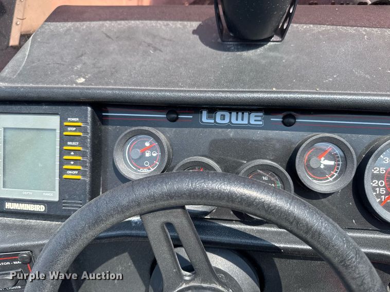 image for item EM2020 1990 Lowe 1720V boat
