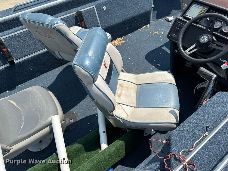 image for item EM2020 1990 Lowe 1720V boat