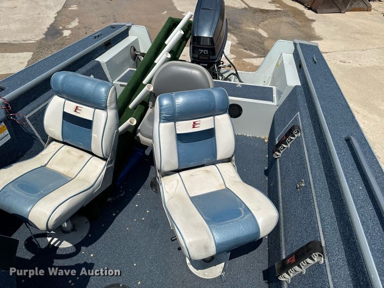 image for item EM2020 1990 Lowe 1720V boat