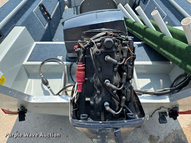 image for item EM2020 1990 Lowe 1720V boat