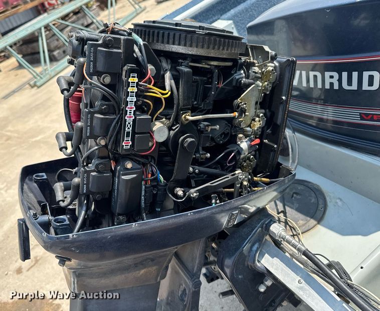 image for item EM2020 1990 Lowe 1720V boat