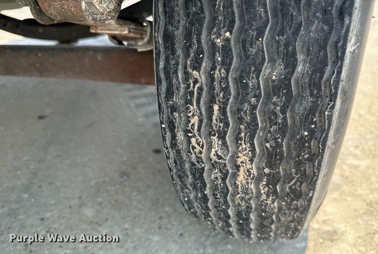 image for item EM2020 1990 Lowe 1720V boat