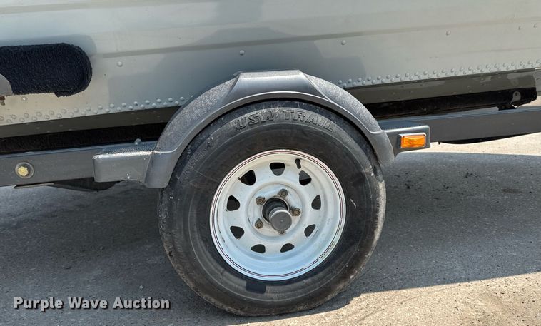 image for item EM2020 1990 Lowe 1720V boat