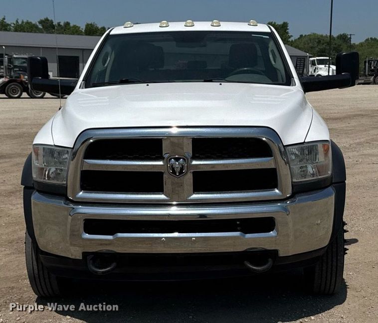 image for item EM2040 2015 Dodge Ram 5500 Crew Cab truck cab and chassis