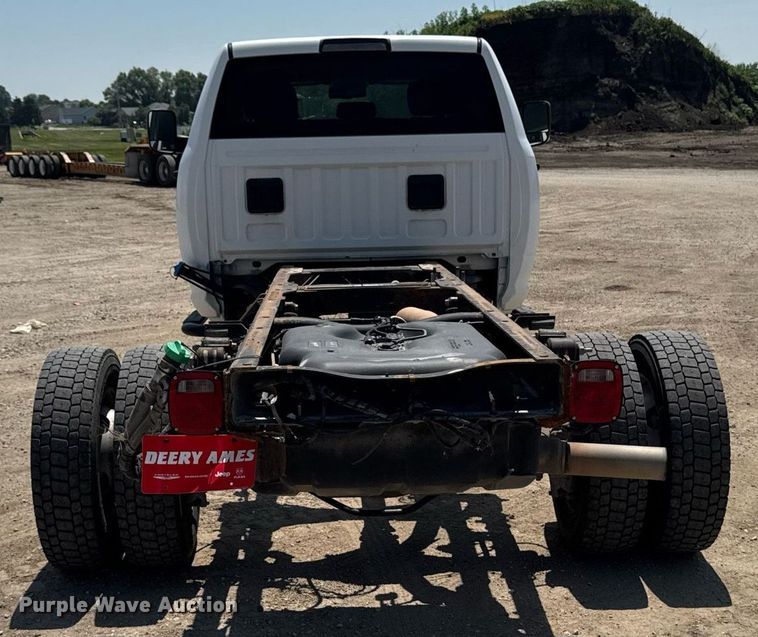 image for item EM2040 2015 Dodge Ram 5500 Crew Cab truck cab and chassis