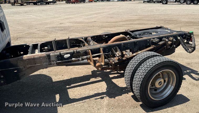 image for item EM2040 2015 Dodge Ram 5500 Crew Cab truck cab and chassis