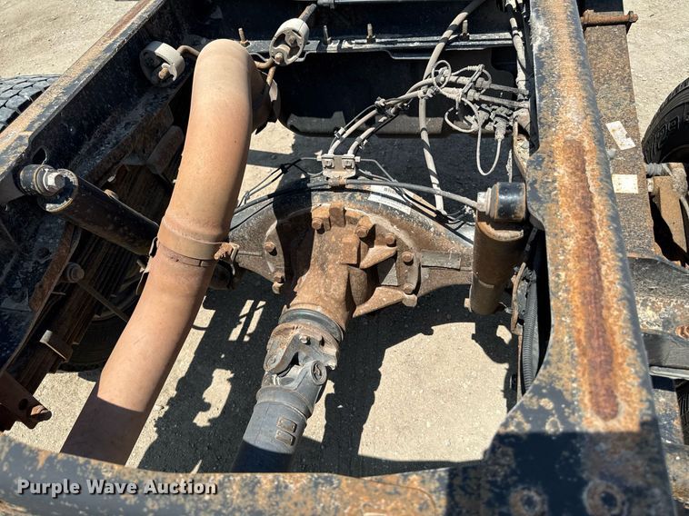 image for item EM2040 2015 Dodge Ram 5500 Crew Cab truck cab and chassis